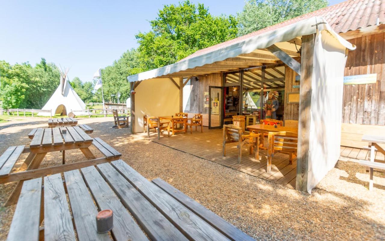 Les Tipis du Bonheur de Vivre Hotel Brûlon Eksteriør billede