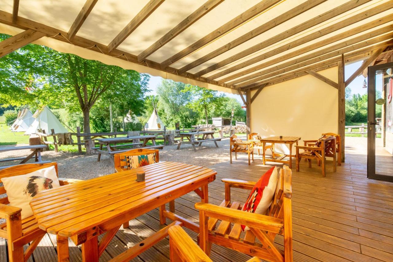 Les Tipis du Bonheur de Vivre Hotel Brûlon Eksteriør billede