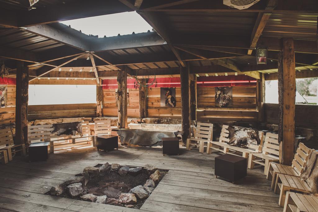 Les Tipis du Bonheur de Vivre Hotel Brûlon Eksteriør billede