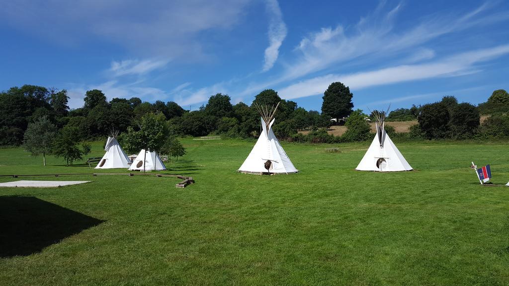 Les Tipis du Bonheur de Vivre Hotel Brûlon Eksteriør billede