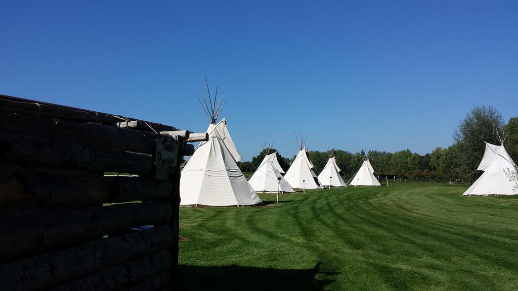 Les Tipis du Bonheur de Vivre Hotel Brûlon Eksteriør billede