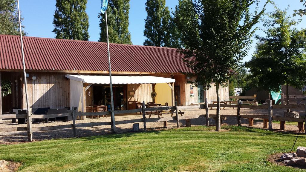 Les Tipis du Bonheur de Vivre Hotel Brûlon Eksteriør billede